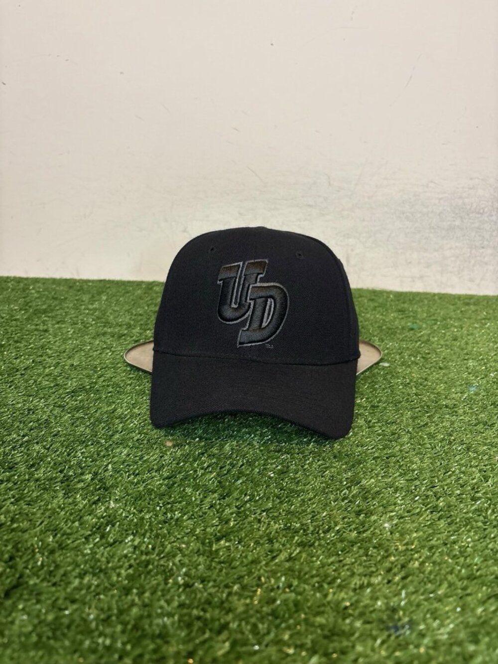 Vintage Dayton Flyers hat cap fitted 7 1/8 black zephyr basketball wool mens